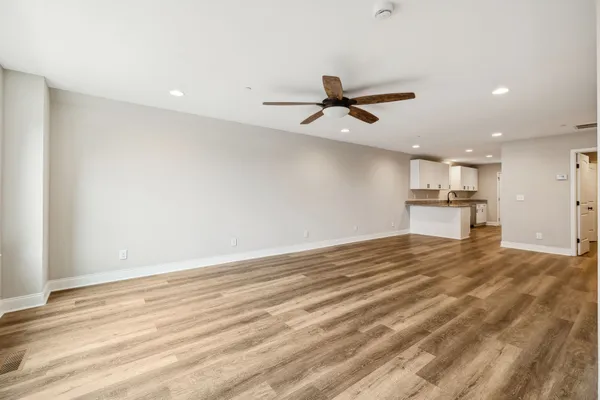 $4,000,000 | 122 West Broad Street, Smithville, TN 37166