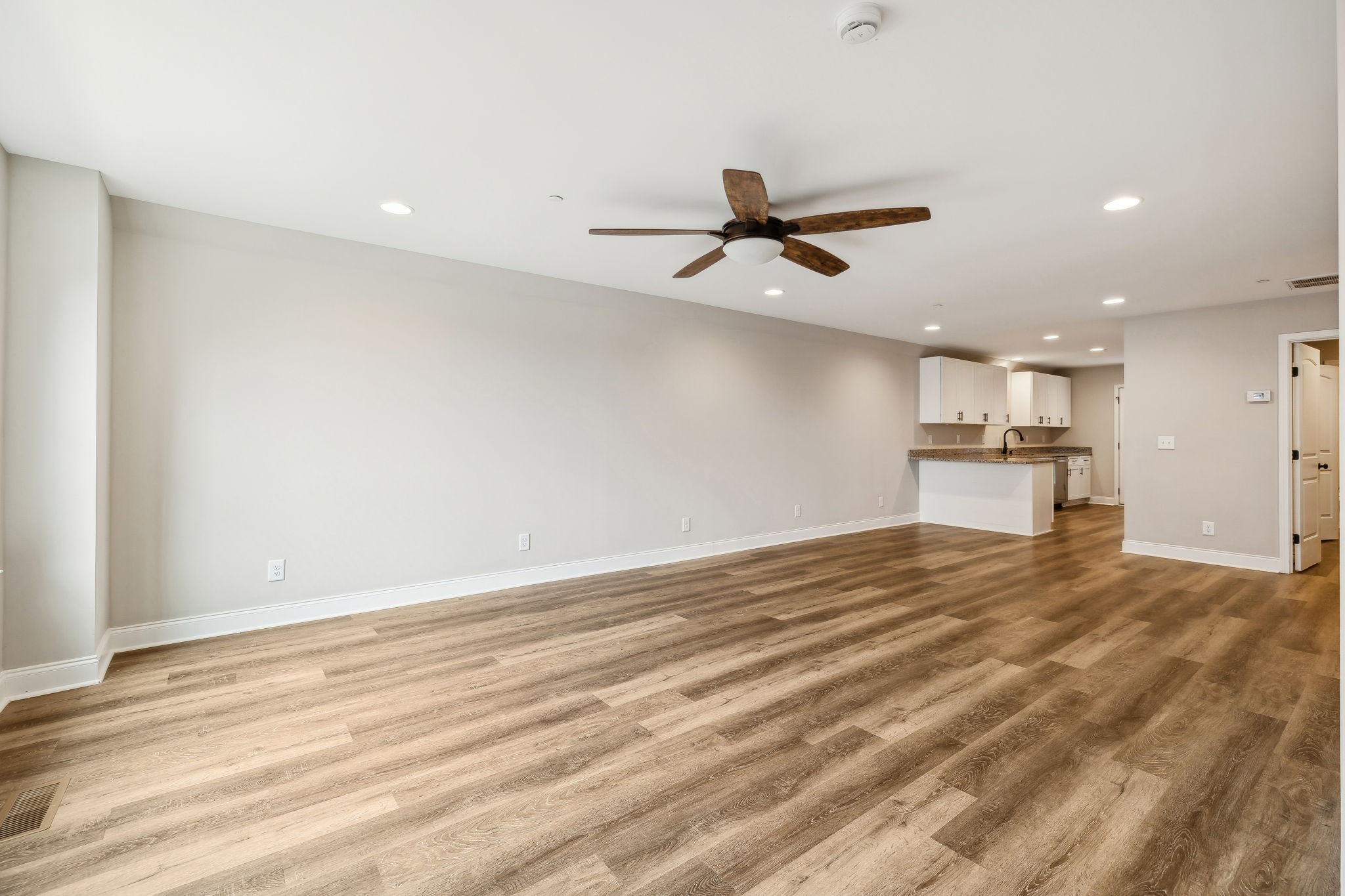 122 West Broad Street Smithville, TN 37166 - Photo 3 of 57