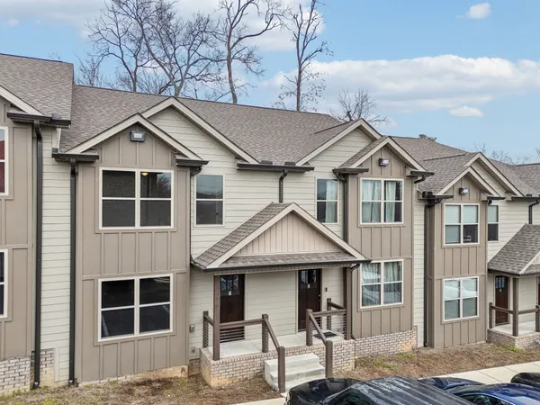 $4,000,000 | 122 West Broad Street, Smithville, TN 37166