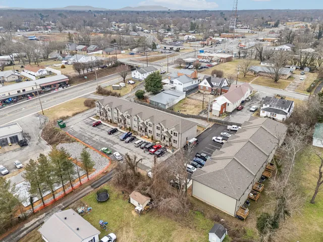 $4,000,000 | 122 West Broad Street, Smithville, TN 37166