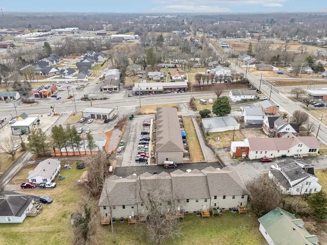 $4,000,000 | 122 West Broad Street, Smithville, TN 37166