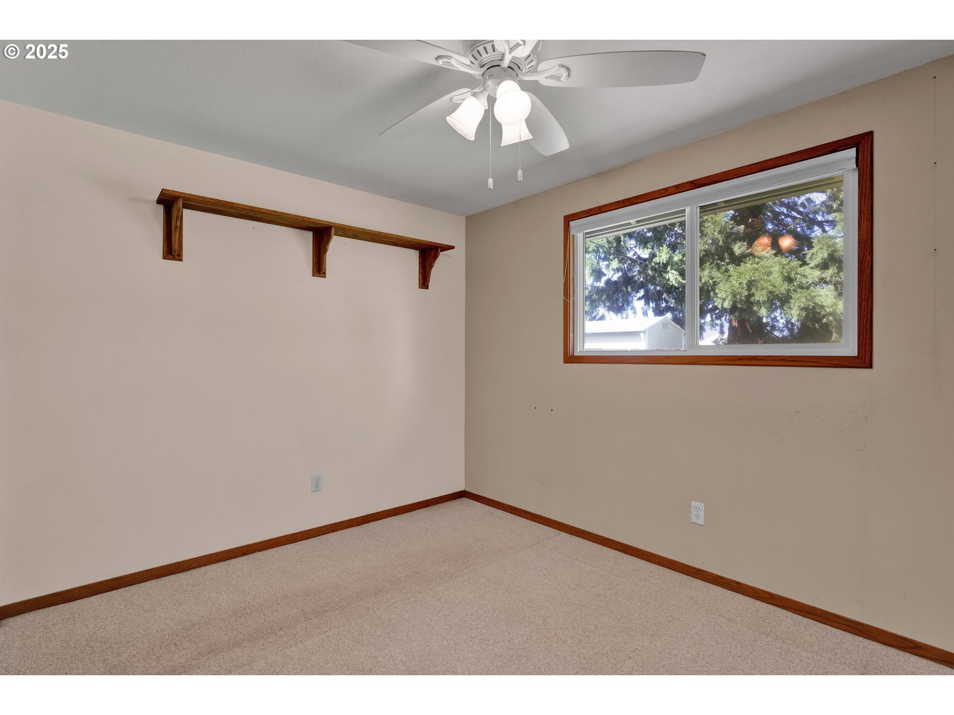 3760 Cherokee Drive Springfield, OR 97478 - Photo 23 of 42 a view of an empty room with a window