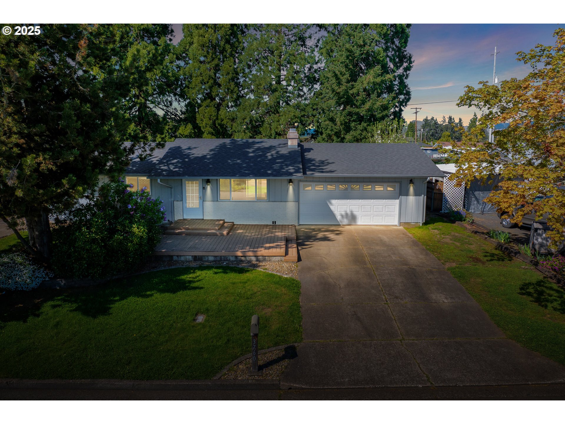 3760 Cherokee Drive Springfield, OR 97478 - Photo 3 of 42 a house view with a garden space