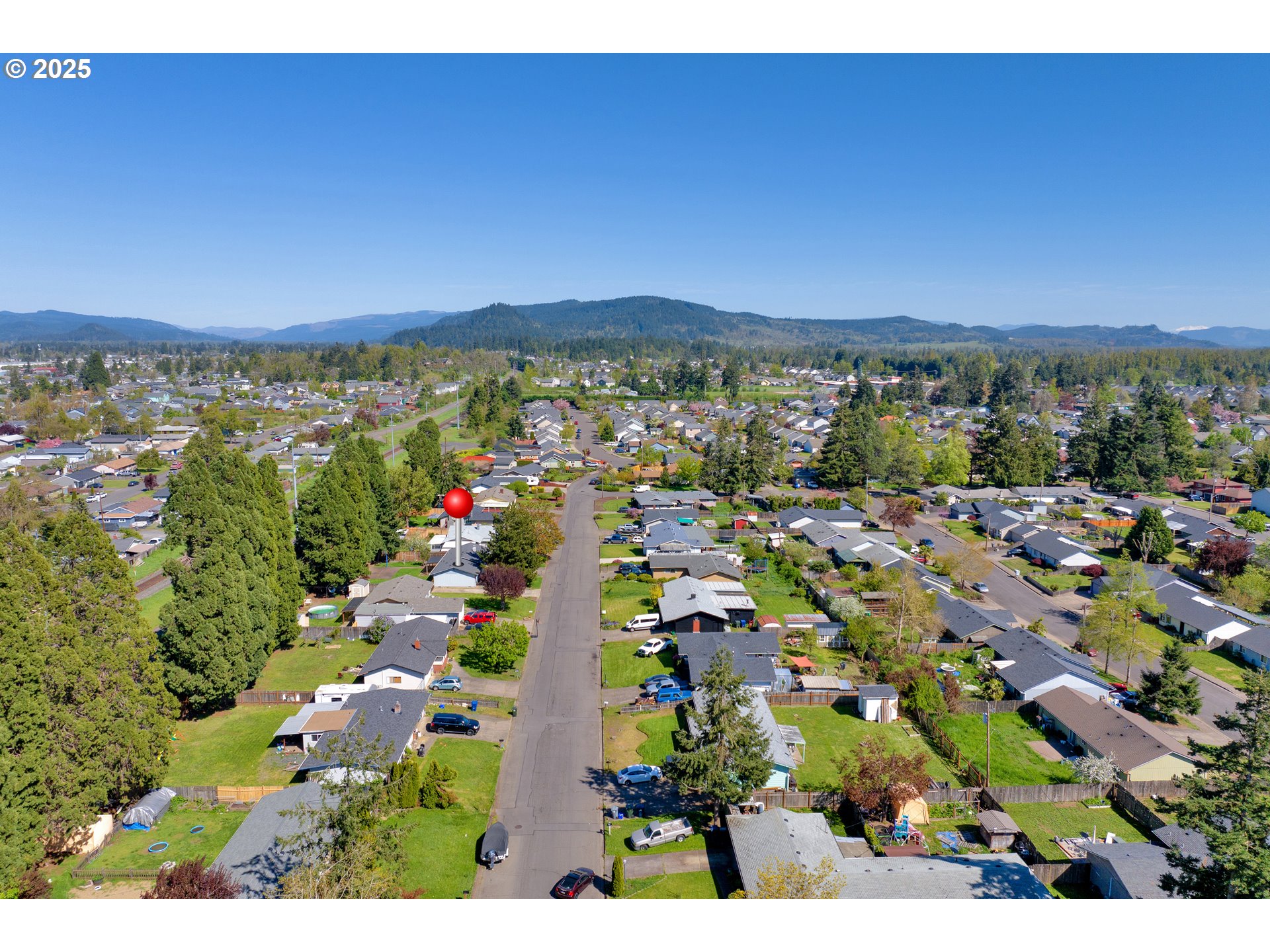 3760 Cherokee Drive Springfield, OR 97478 - Photo 38 of 42 a view of a city