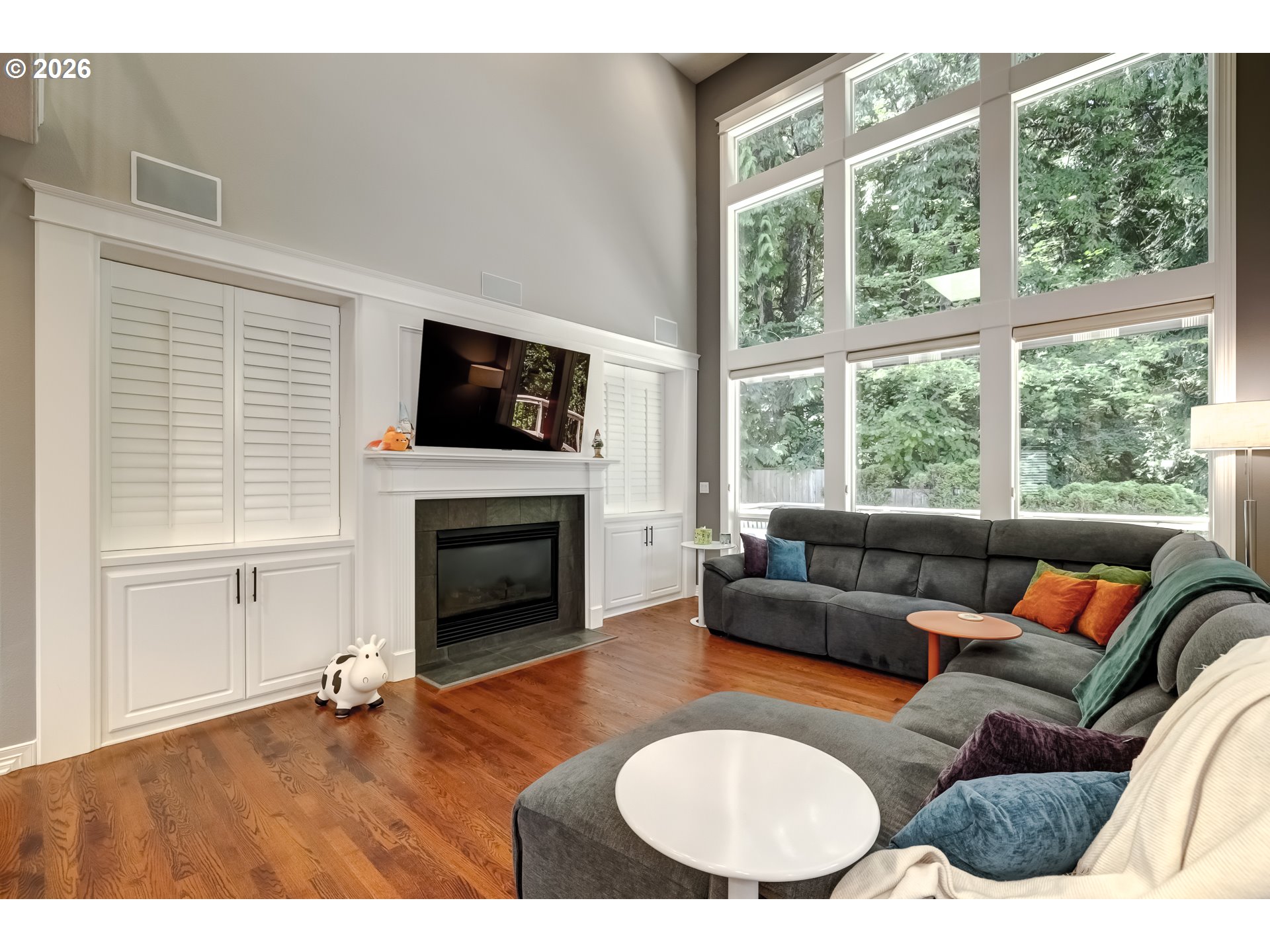 7531 Southwest 64th Place Portland, OR 97219 - Photo 21 of 34 Living Room