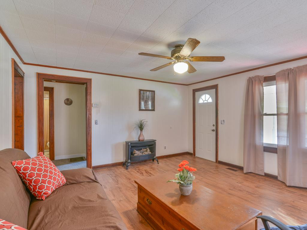 109 Pierce Branch Road Elizabethton, TN 37643 - Photo 9 of 31 Fireplace can be moved to your