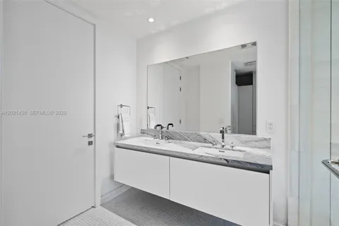 $990,000 | 700 Northeast 26th Terrace, Unit 2105, Miami, FL 33137