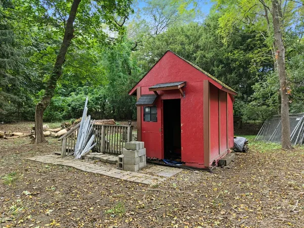 a view of backyard of house