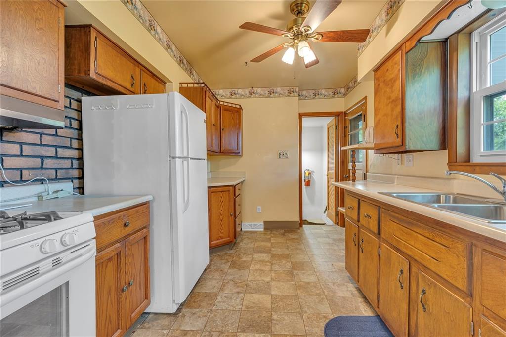 4026 Patterson Road Aliquippa, PA 15001 - Photo 7 of 24 Gallery Image 7
