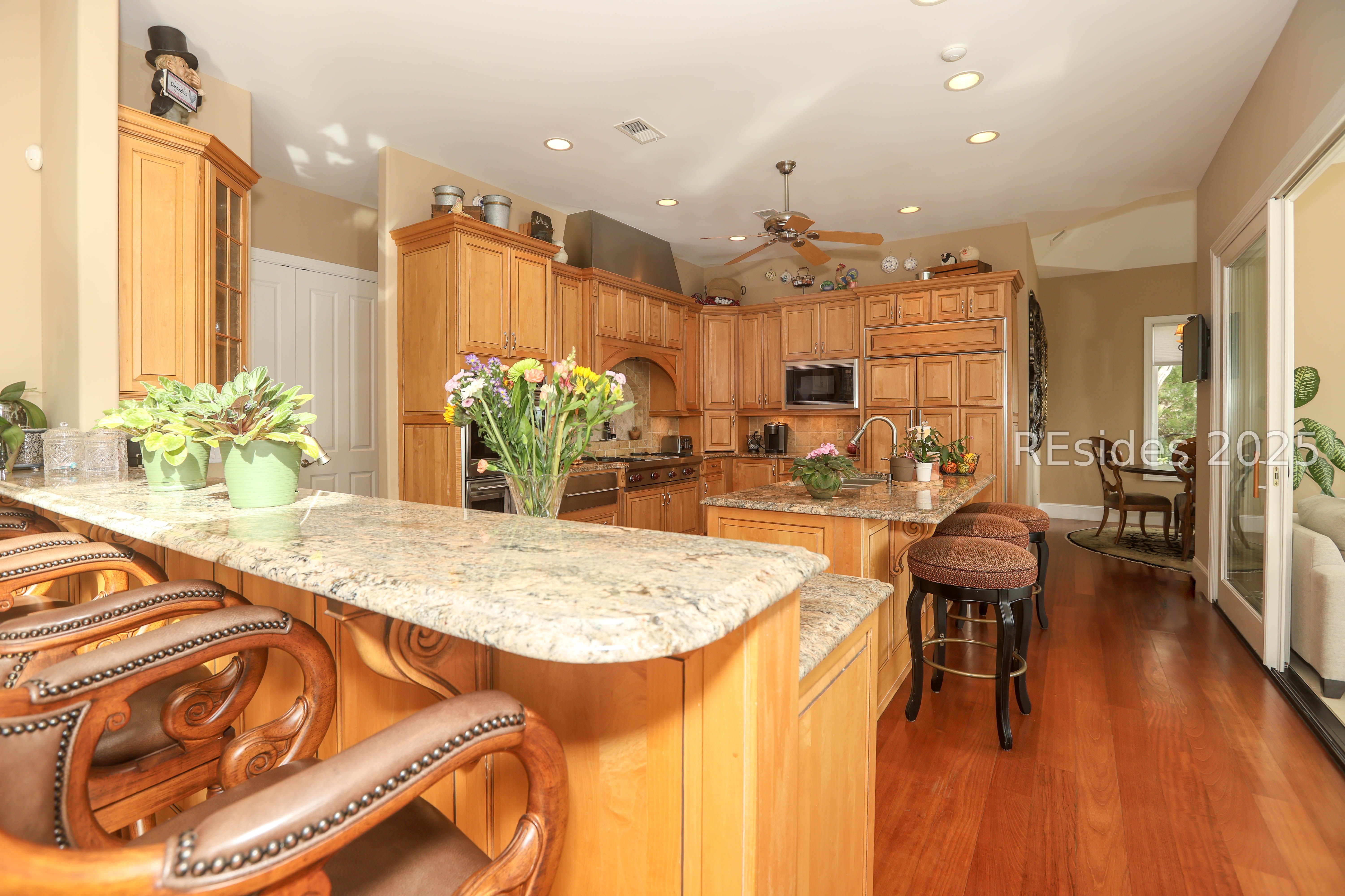 102 Cutter Circle Bluffton, SC 29909 - Photo 16 of 71 Bar looking towards Kitchen