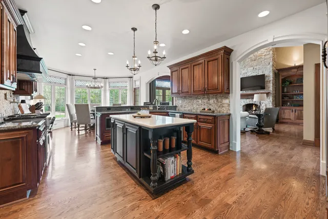 a en suite bathroom with a sink and mirror