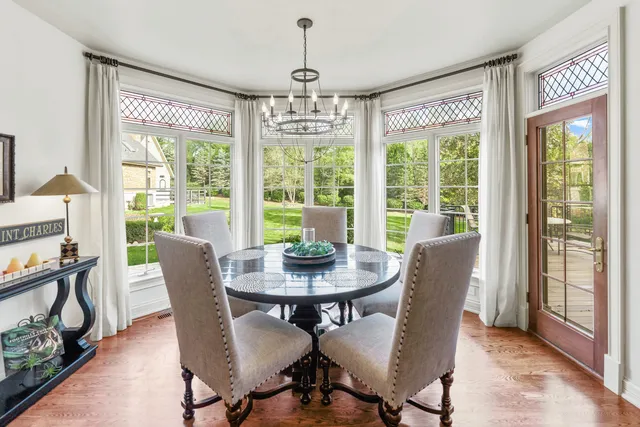 a view of a house with entertaining space