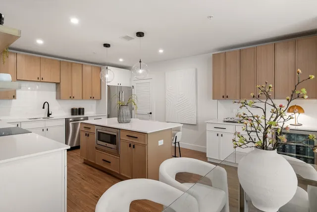 $747,900 | 20 Audubon Way, Unit 205, Canton, MA 02021