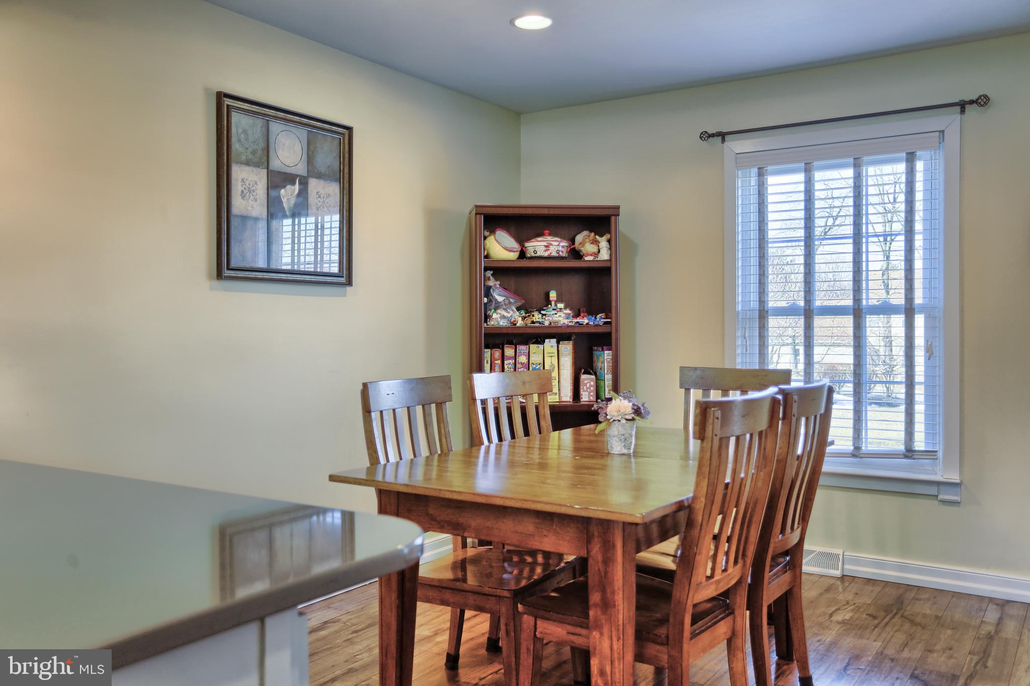 5545 Ridge Road Slatington, PA 18080 - Photo 16 of 33 breakfast area