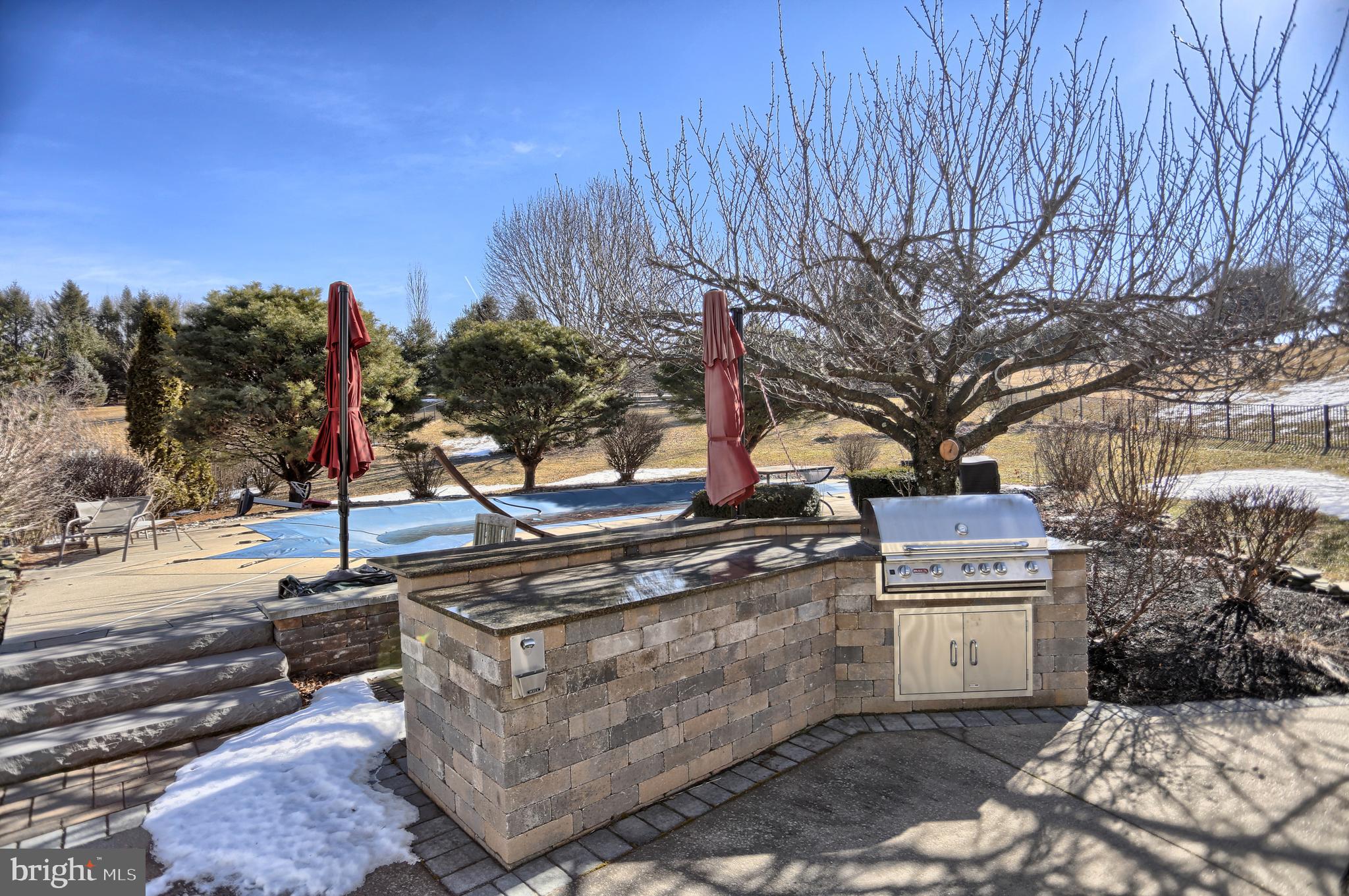 5545 Ridge Road Slatington, PA 18080 - Photo 6 of 33 grill area back yard