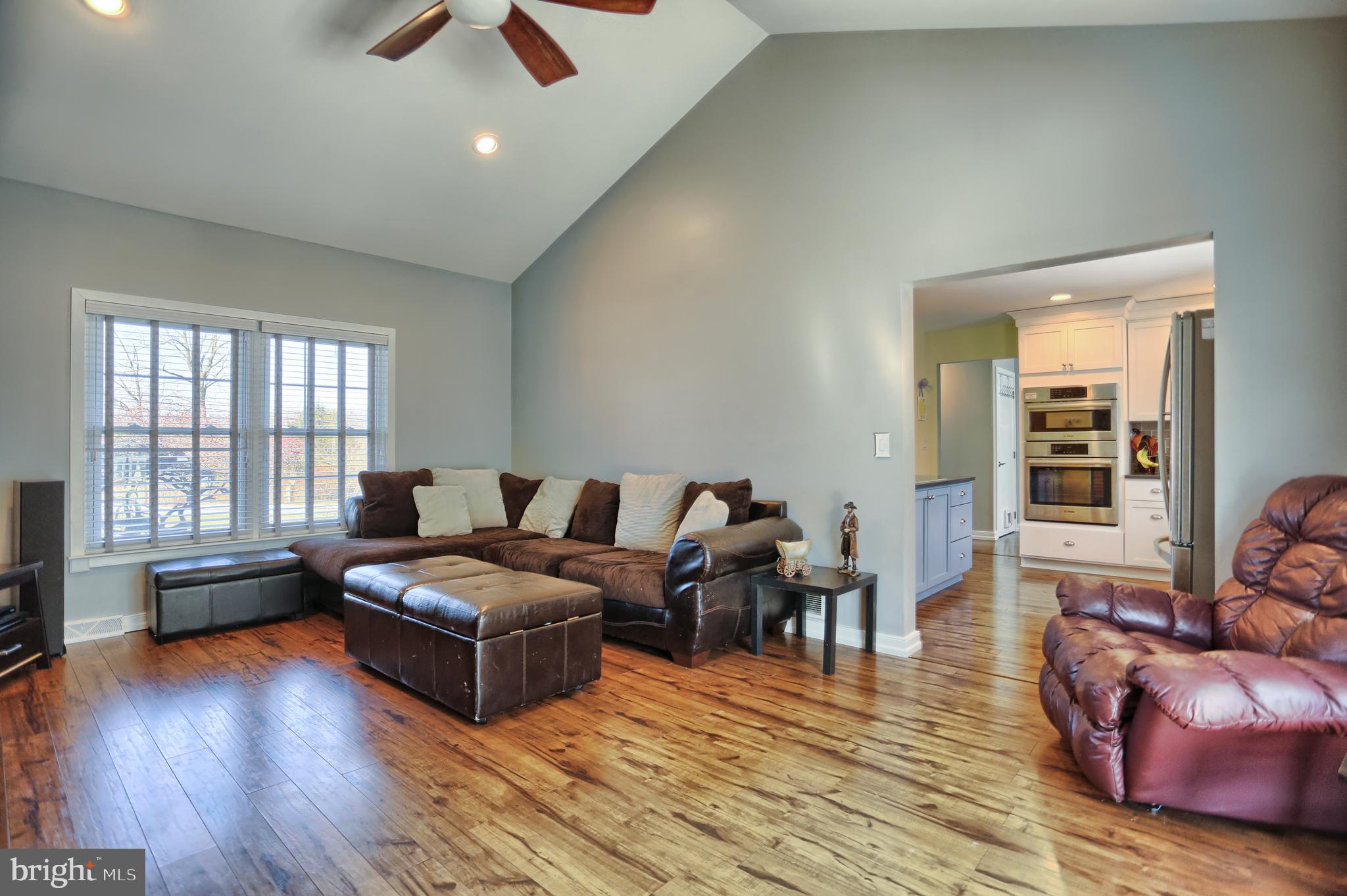 5545 Ridge Road Slatington, PA 18080 - Photo 9 of 33 family room