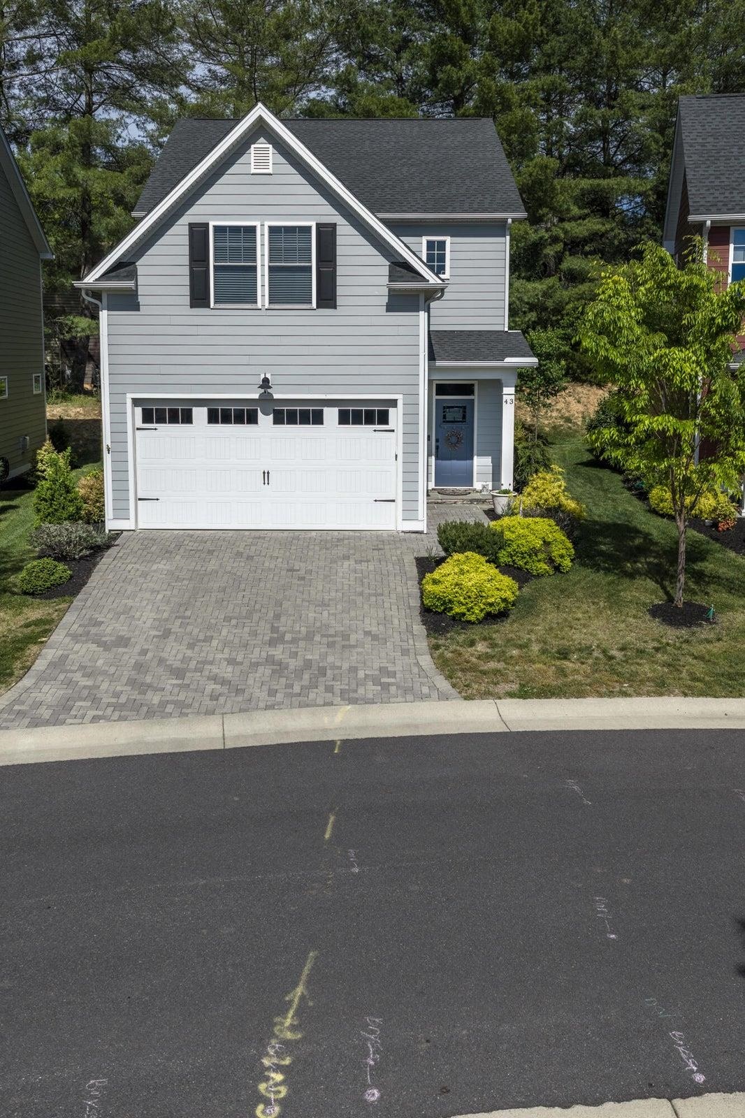 43 Chamberlain Loop Lexington, VA 24450 - Photo 3 of 47 Located in the Weatherburn community, just minutes from downtown Lexington, Washington & Lee University, and VMI.