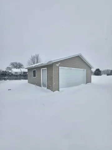 $349,900 | 53427 Ridgeview Circle, Paw Paw, MI 49079