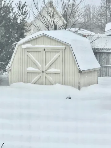 $349,900 | 53427 Ridgeview Circle, Paw Paw, MI 49079