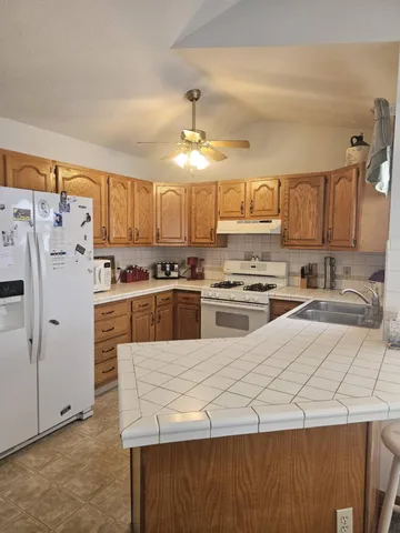 $349,900 | 53427 Ridgeview Circle, Paw Paw, MI 49079