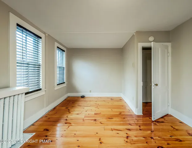 a view of empty room with window