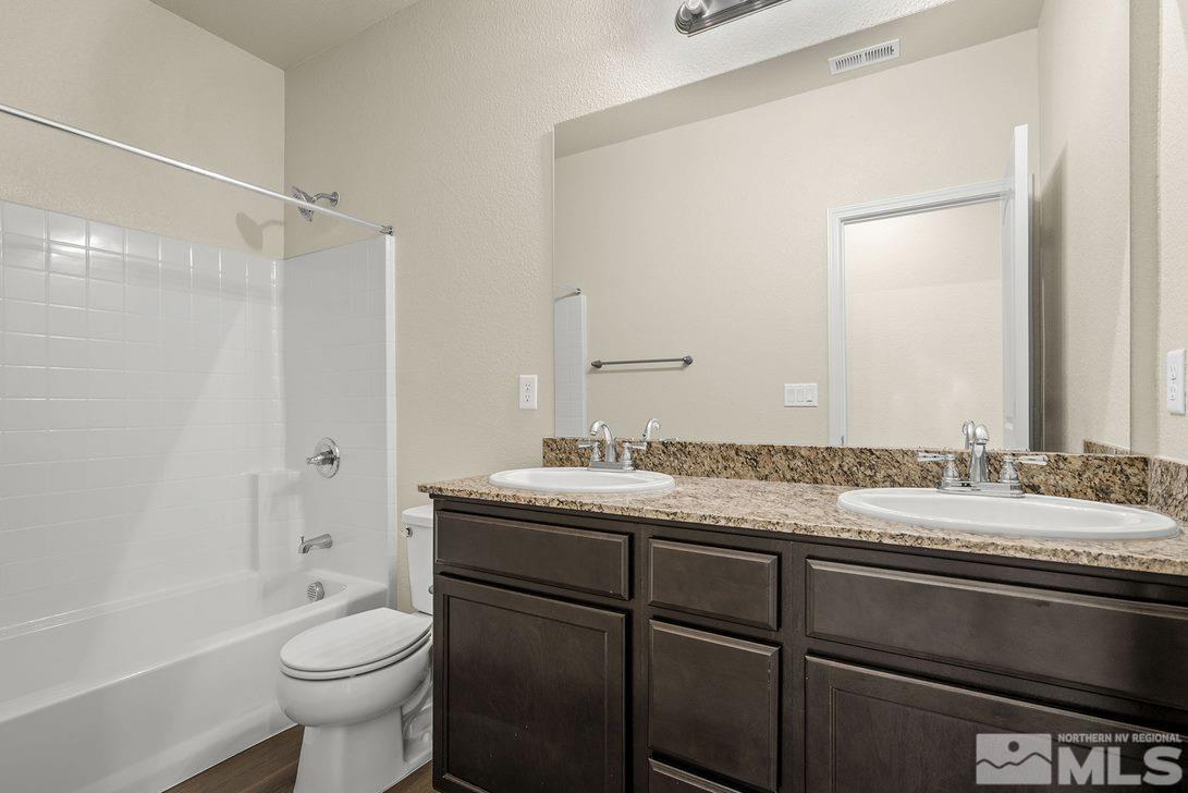 5091 Neumann Drive Reno, NV 89506 - Photo 12 of 18 Photo 14