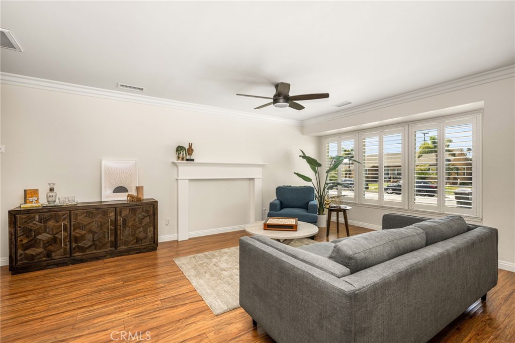 2152 North Greenbrier Road Long Beach, CA 90815 - Photo 12 of 49 Gallery Image 12