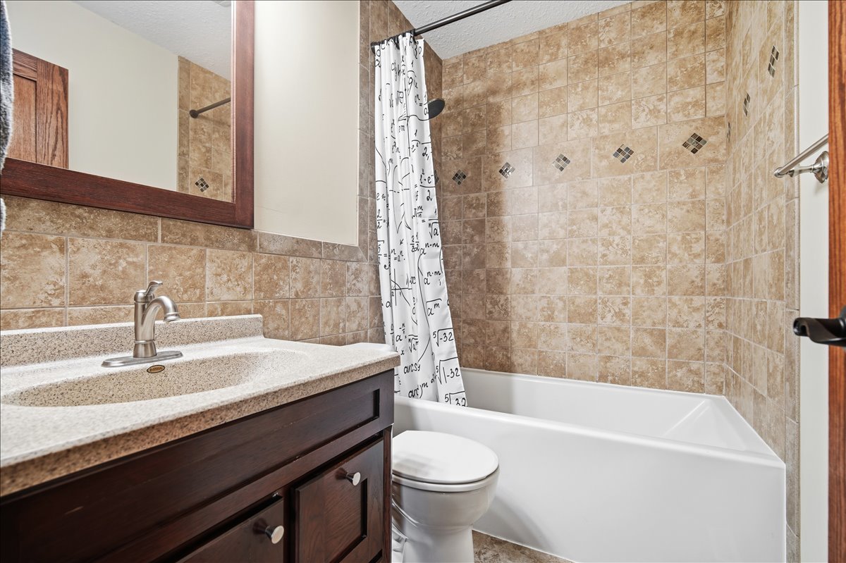 8656 Prairie Trail Bloomington, IL 61705 - Photo 19 of 44