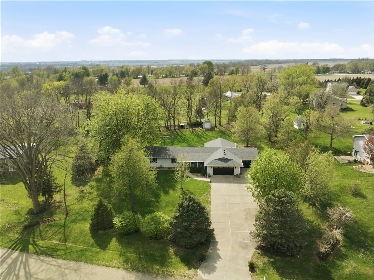 8656 Prairie Trail Bloomington, IL 61705 - Photo 36 of 44