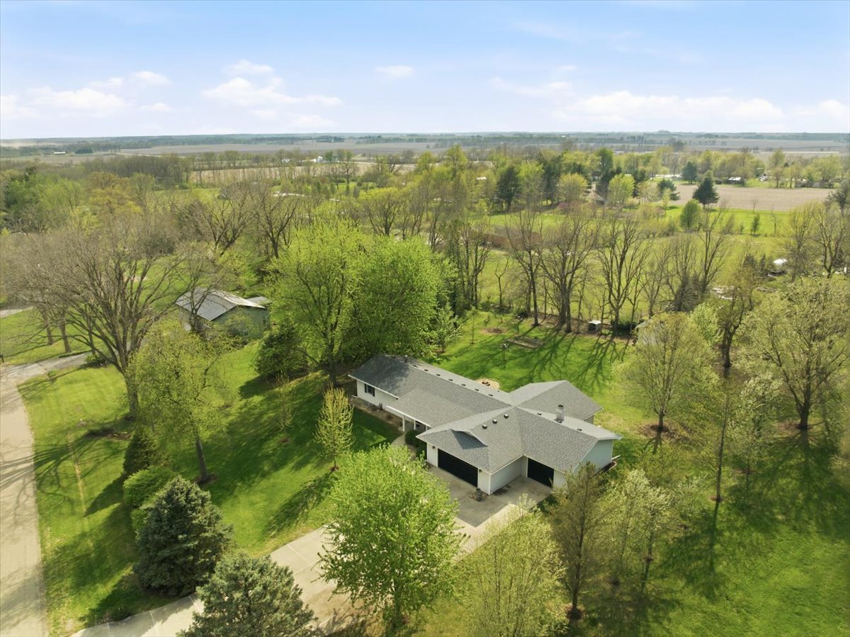 8656 Prairie Trail Bloomington, IL 61705 - Photo 37 of 44