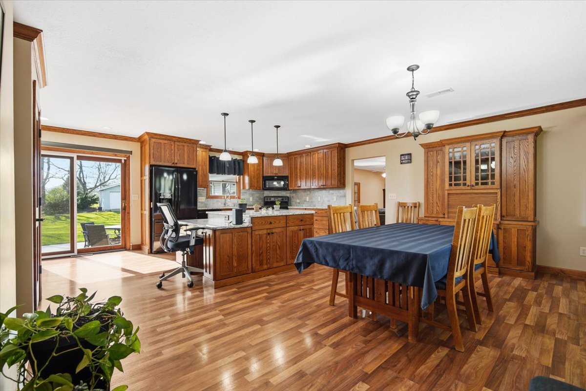 8656 Prairie Trail Bloomington, IL 61705 - Photo 4 of 44