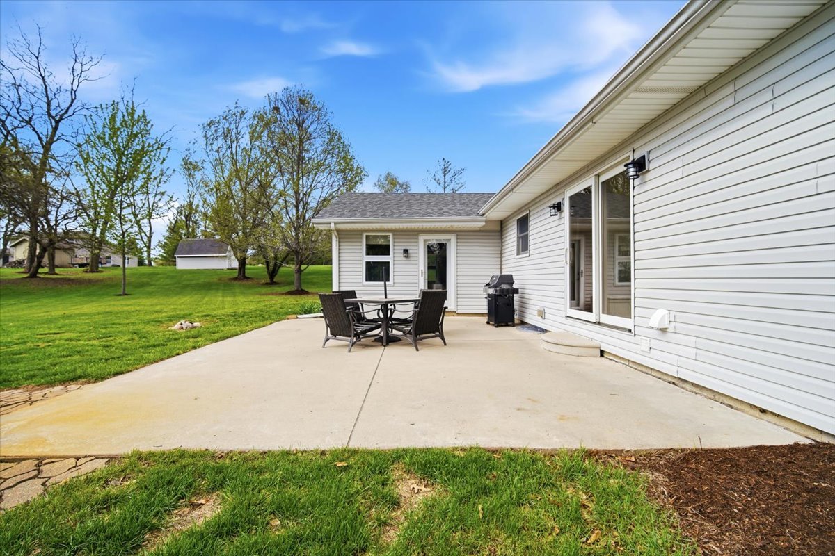 8656 Prairie Trail Bloomington, IL 61705 - Photo 42 of 44