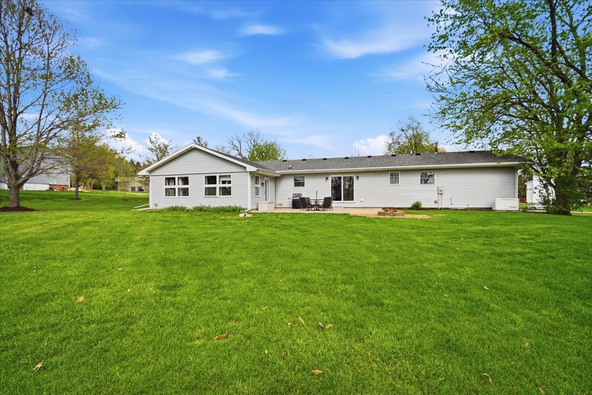 8656 Prairie Trail Bloomington, IL 61705 - Photo 43 of 44