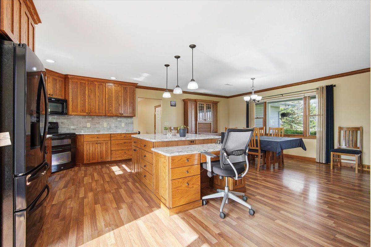 8656 Prairie Trail Bloomington, IL 61705 - Photo 6 of 44