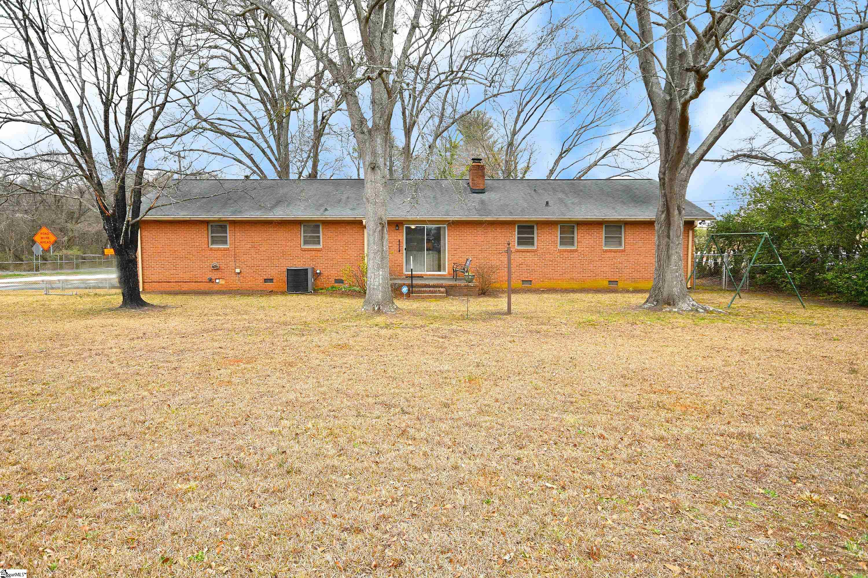 111 New Dunham Bridge Road Greenville, SC 29611 - Photo 4 of 27