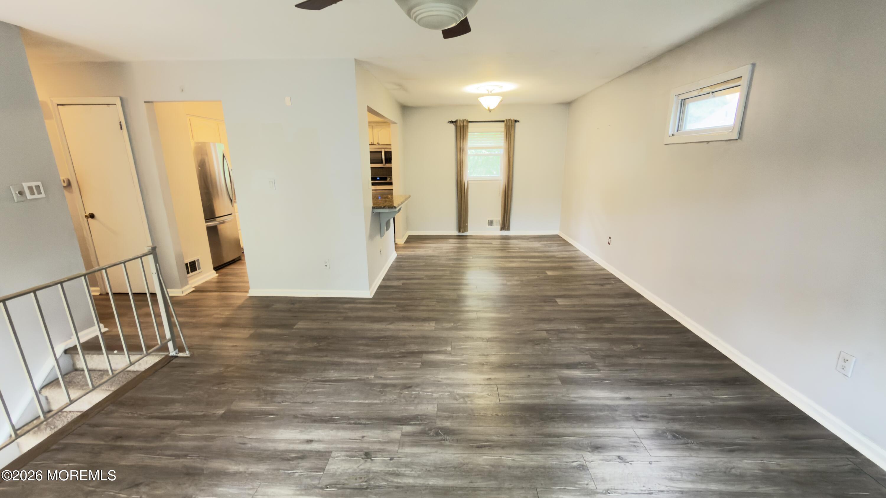 11 Maple Street Jackson, NJ 08527 - Photo 6 of 33 Living Room