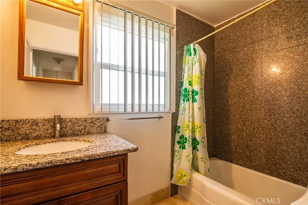 $2,000 | 2614 East Spaulding Street, Long Beach, CA 90804