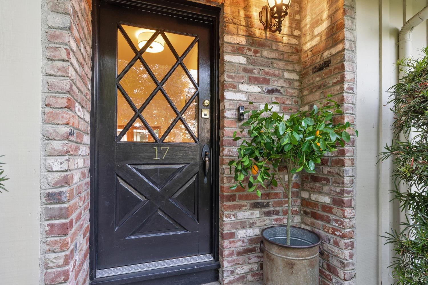 47 Redwood Avenue, Unit 17 Corte Madera, CA 94925 - Photo 3 of 28