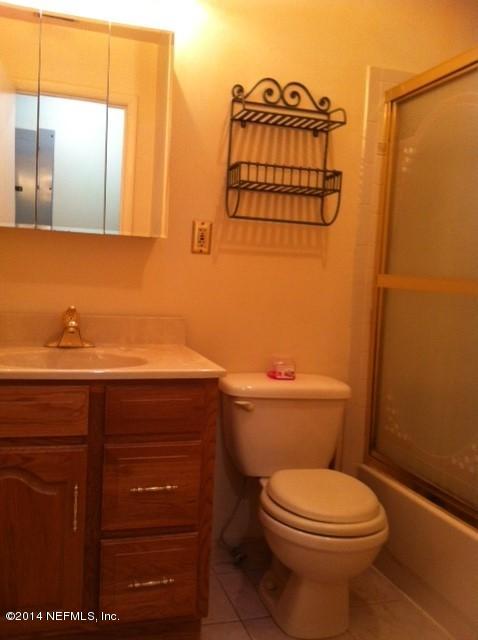 7619 Gordean Road Jacksonville, FL 32221 - Photo 22 of 27 Master Bath