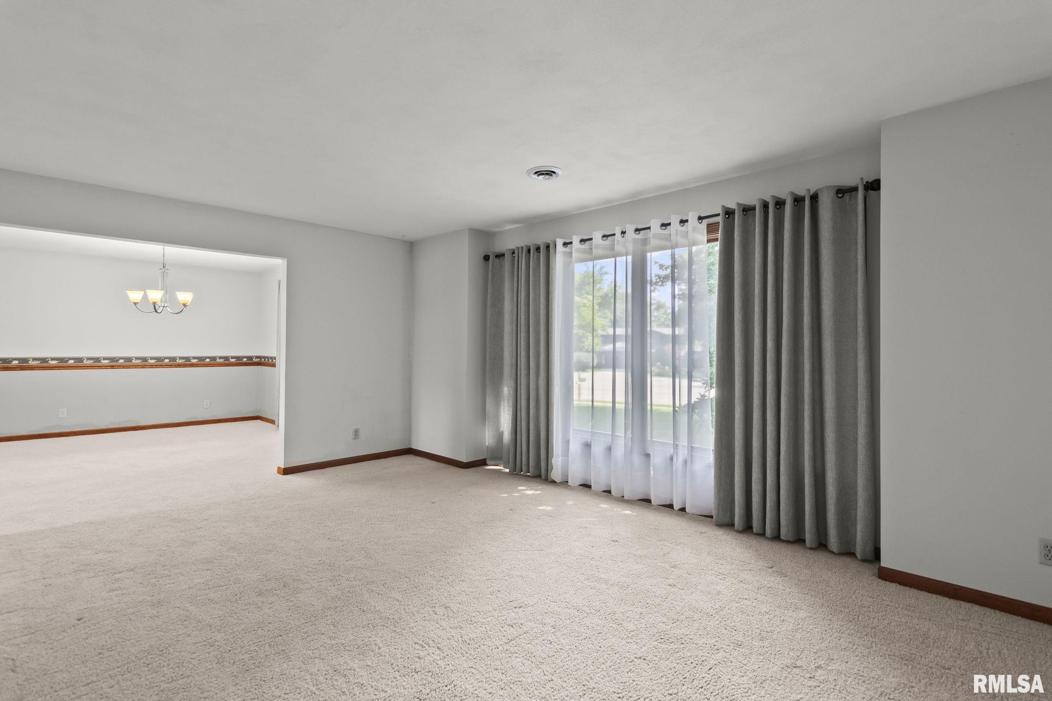 53 Frontier Lake Drive Springfield, IL 62707 - Photo 11 of 36 Gallery Image 11