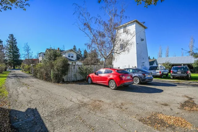 $1,795,000 | 3957 Lakeville Highway, Petaluma, CA 94954