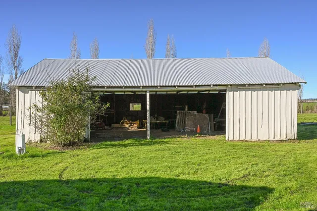 $1,795,000 | 3957 Lakeville Highway, Petaluma, CA 94954