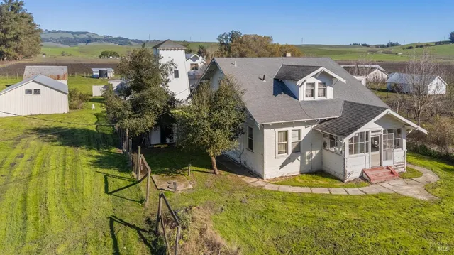 $1,795,000 | 3957 Lakeville Highway, Petaluma, CA 94954