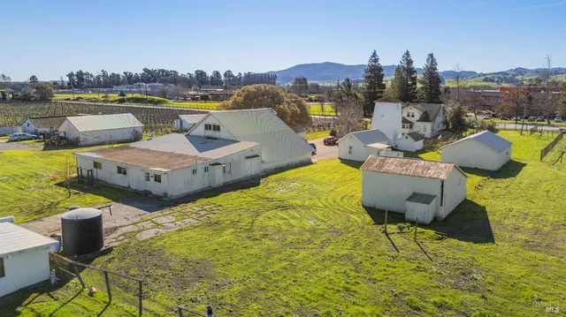 $1,795,000 | 3957 Lakeville Highway, Petaluma, CA 94954