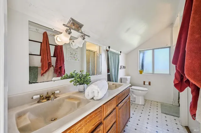 $1,795,000 | 3957 Lakeville Highway, Petaluma, CA 94954