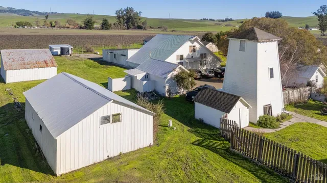 $1,795,000 | 3957 Lakeville Highway, Petaluma, CA 94954