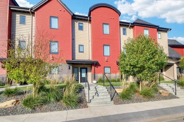 $325,000 | 4106 Arthur Drive, Fargo, ND 58104