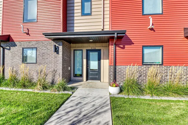 $325,000 | 4106 Arthur Drive, Fargo, ND 58104