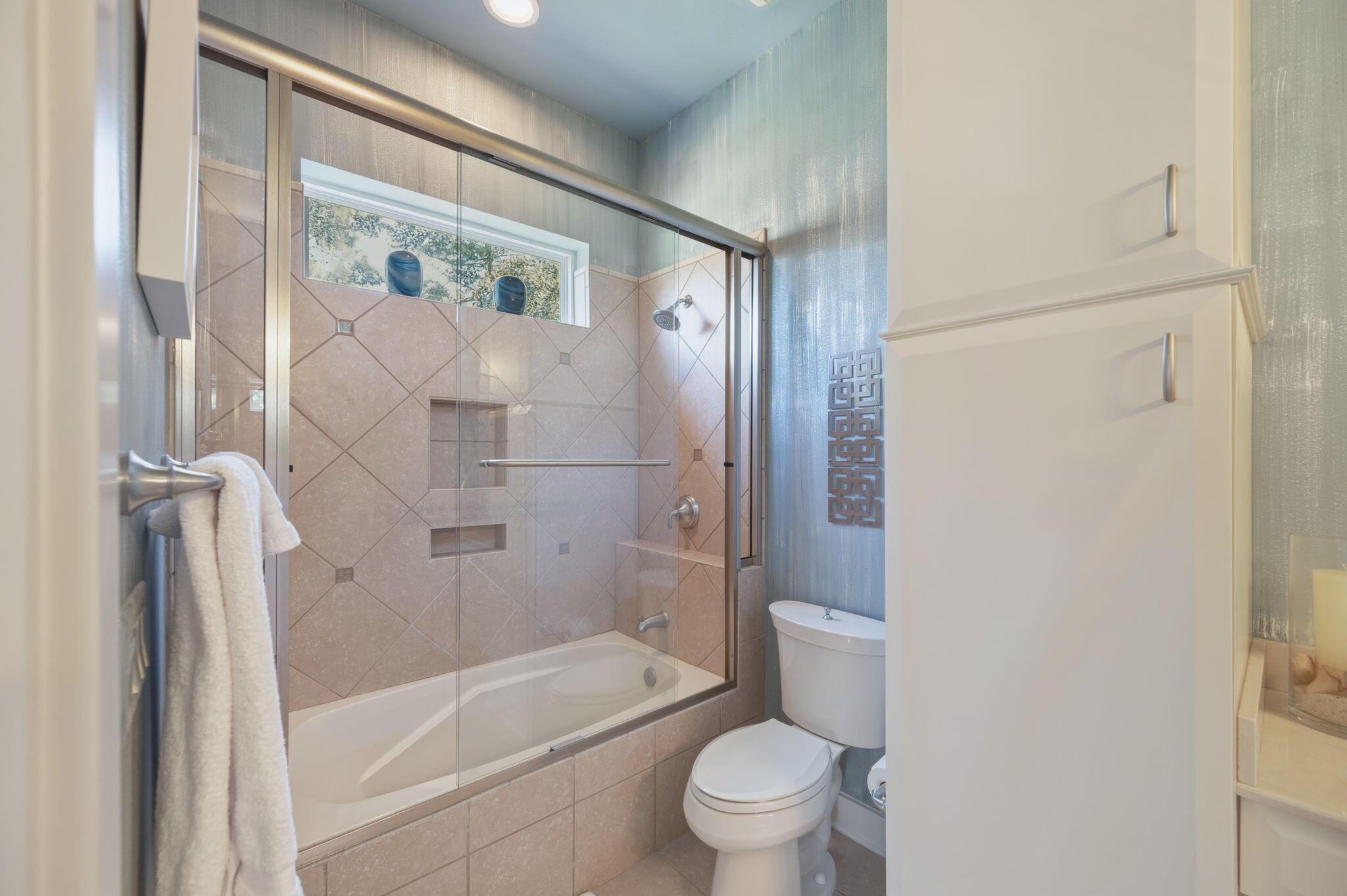 2943 Pine Valley Road Miramar Beach, FL 32550 - Photo 58 of 97 Guest Bath
