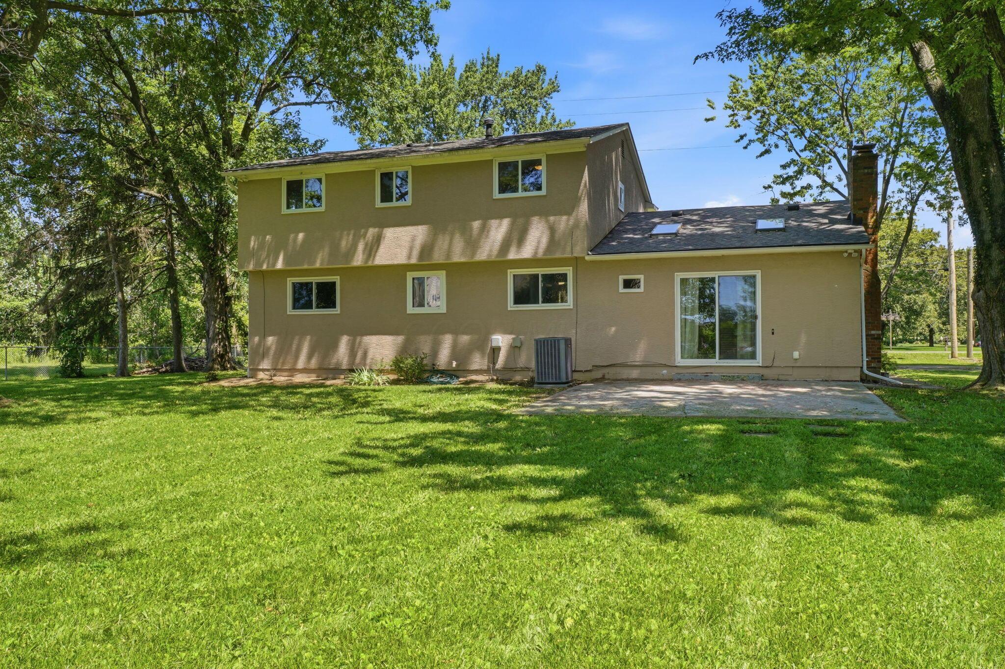 2547 McCutcheon Road Columbus, OH 43219 - Photo 48 of 55 rear view of home